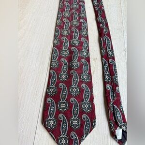 Oscar De Larenta Tie